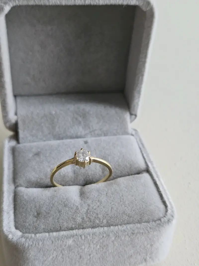 Anillo de oro con circon de 6 puntas diamante - 3