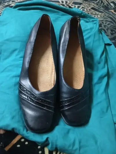 Zapatos tacón grueso negros mujer - miniatura 1