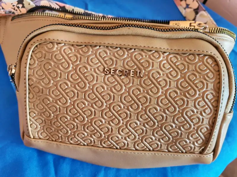 Riñonera beige con patrón floral - 3