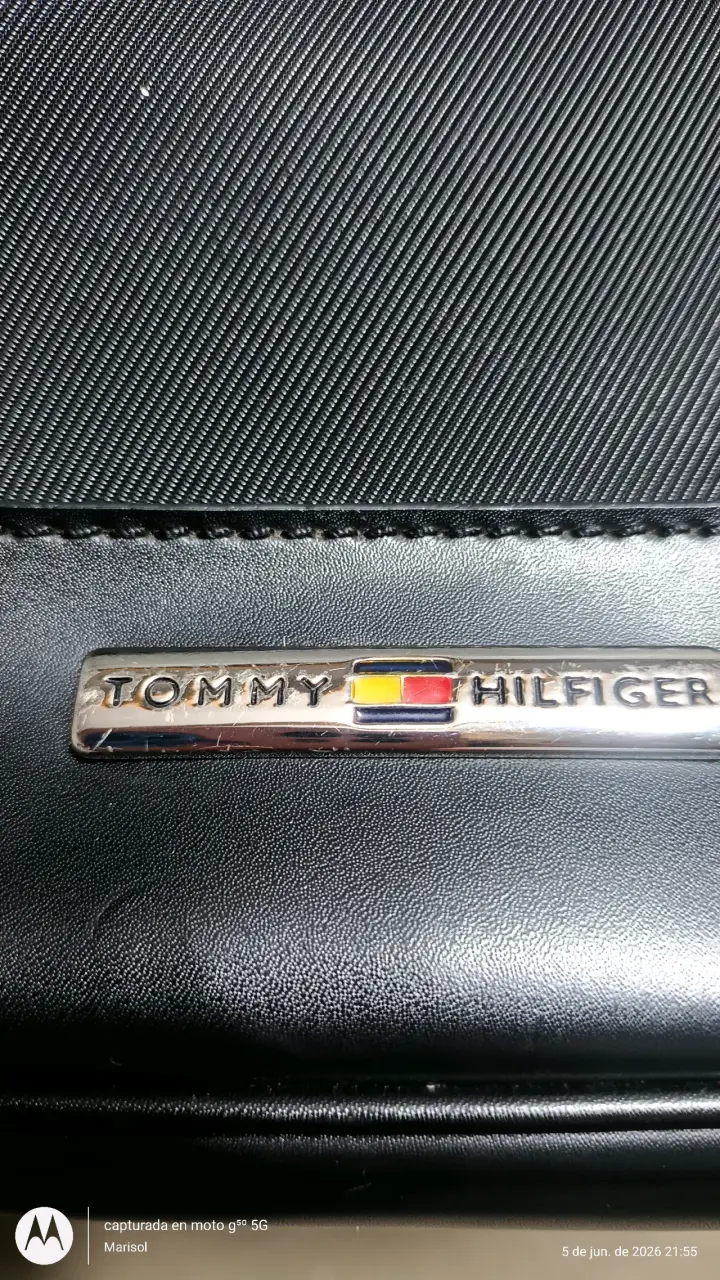 Cartera negra Tommy Hilfiger - 3