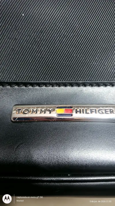 Cartera negra Tommy Hilfiger - miniatura 3