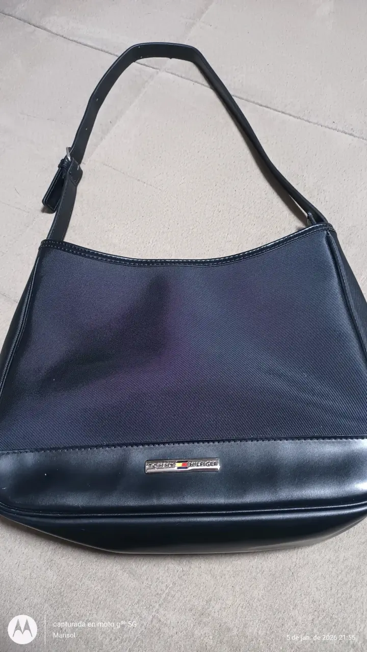 Cartera negra Tommy Hilfiger - 4