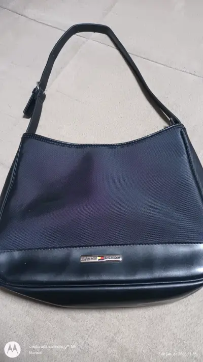 Cartera negra Tommy Hilfiger - miniatura 4