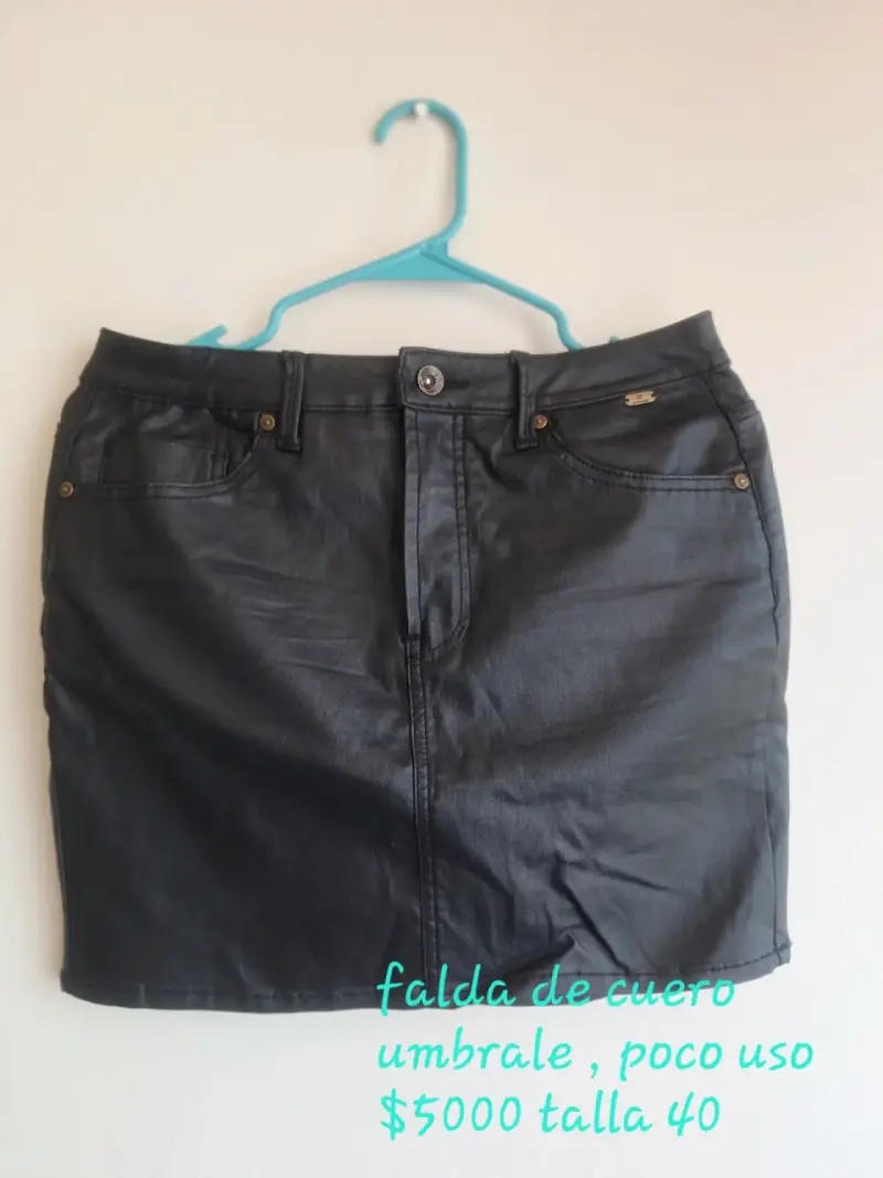 Falda corta de cuero negro - 3