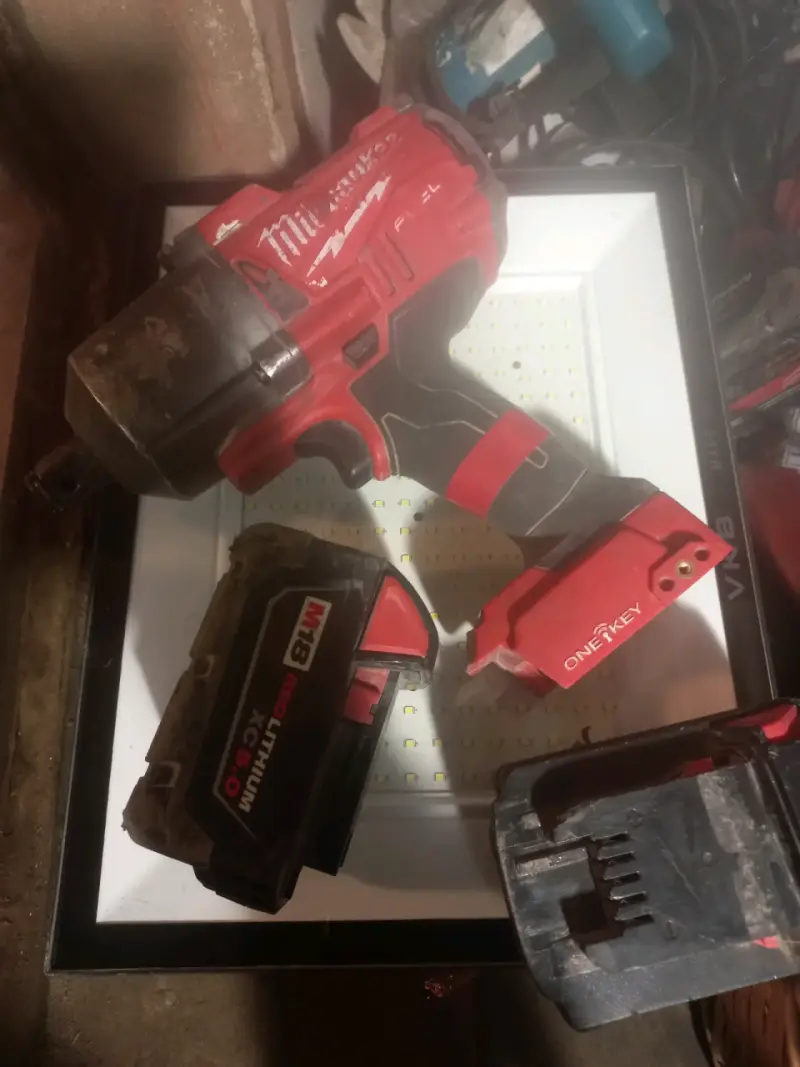 Llave de impacto Milwaukee M18 - 3