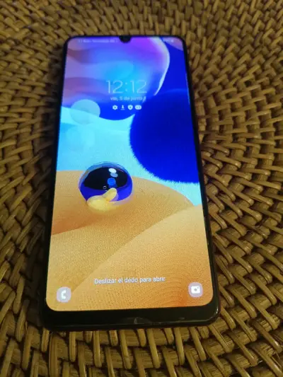 Samsung galaxi A31artphone con pantalla grande - miniatura 1
