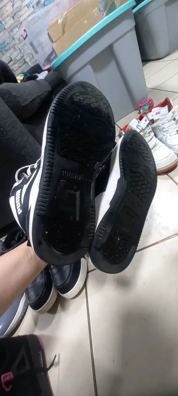 Zapatillas deportivas Puma blancas y negras - 3