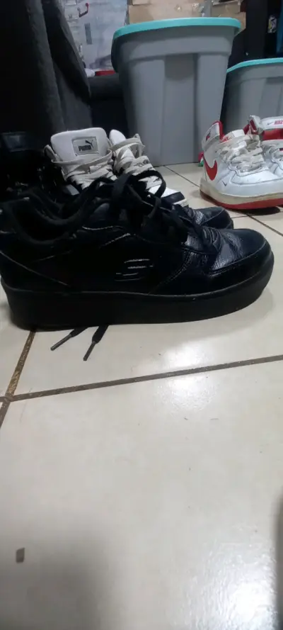 Zapatillas negras deportivas sckechers - miniatura 1