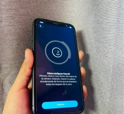 Teléfono inteligente con Face ID - miniatura 1
