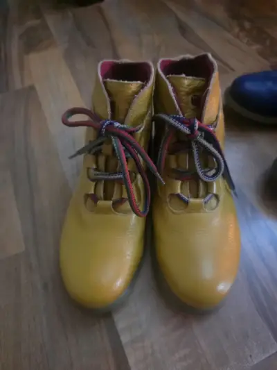 Botines amarillos de cuero - miniatura 4