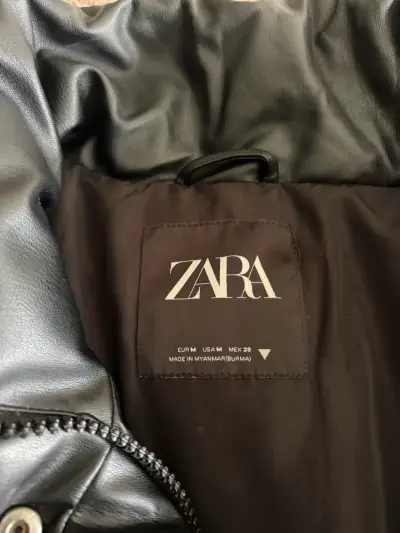 Puffer Zara acolchado negro mujer S/mangas - miniatura 2