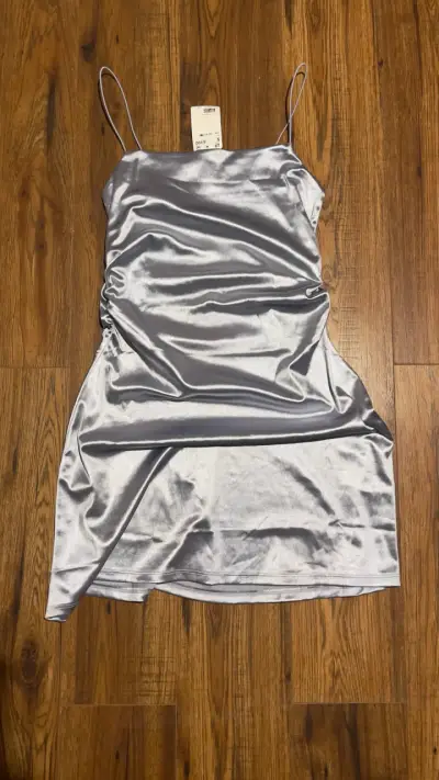 Vestido de satin H&M nuevo - miniatura 2
