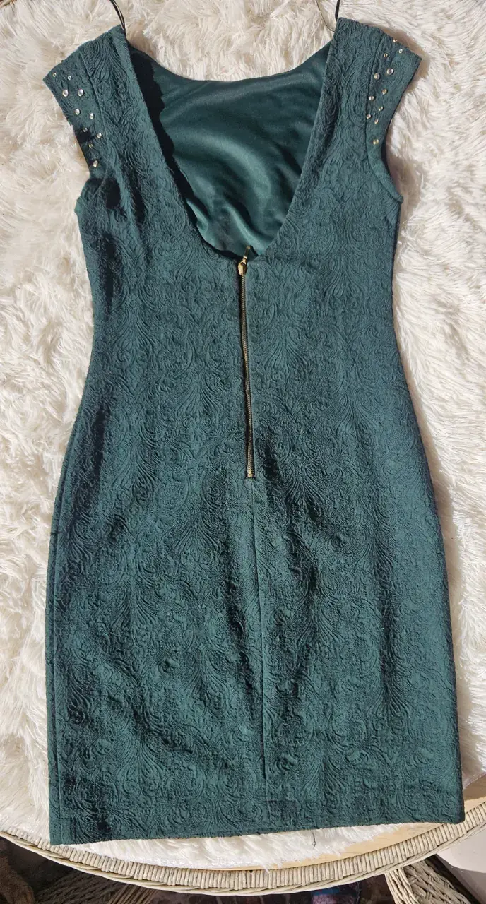 Vestido verde con aplicaciones - 2