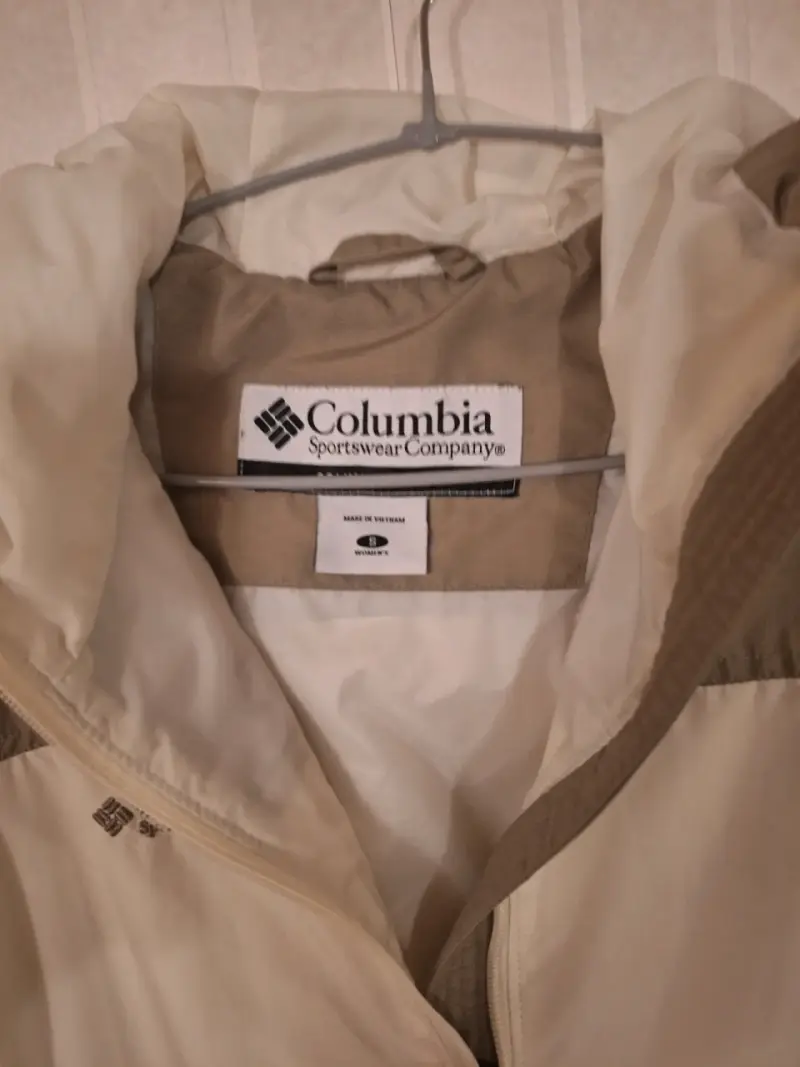 Chaqueta Columbia beige con capucha - 2