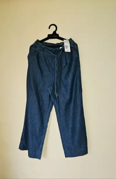 Pantalones de mezclilla azules - miniatura 1