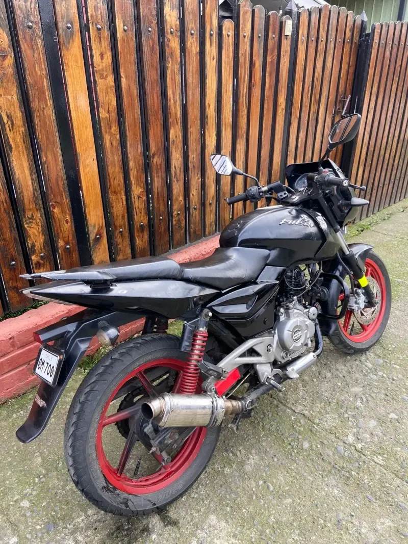 Se vende Moto Pulsar 180cc,cualquier consulta aldm - 2