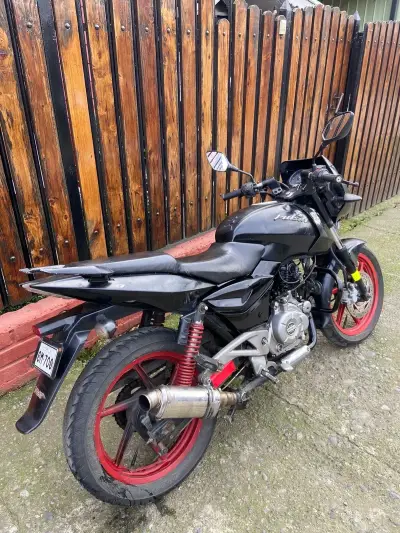 Se vende Moto Pulsar 180cc,cualquier consulta aldm - miniatura 2
