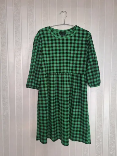 Vestido a cuadros verdes - miniatura 1