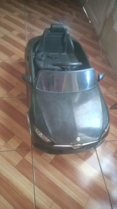 Auto eléctrico para niños negro - miniatura 1