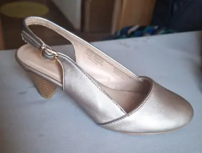 Zapatos de tacón. - miniatura 1