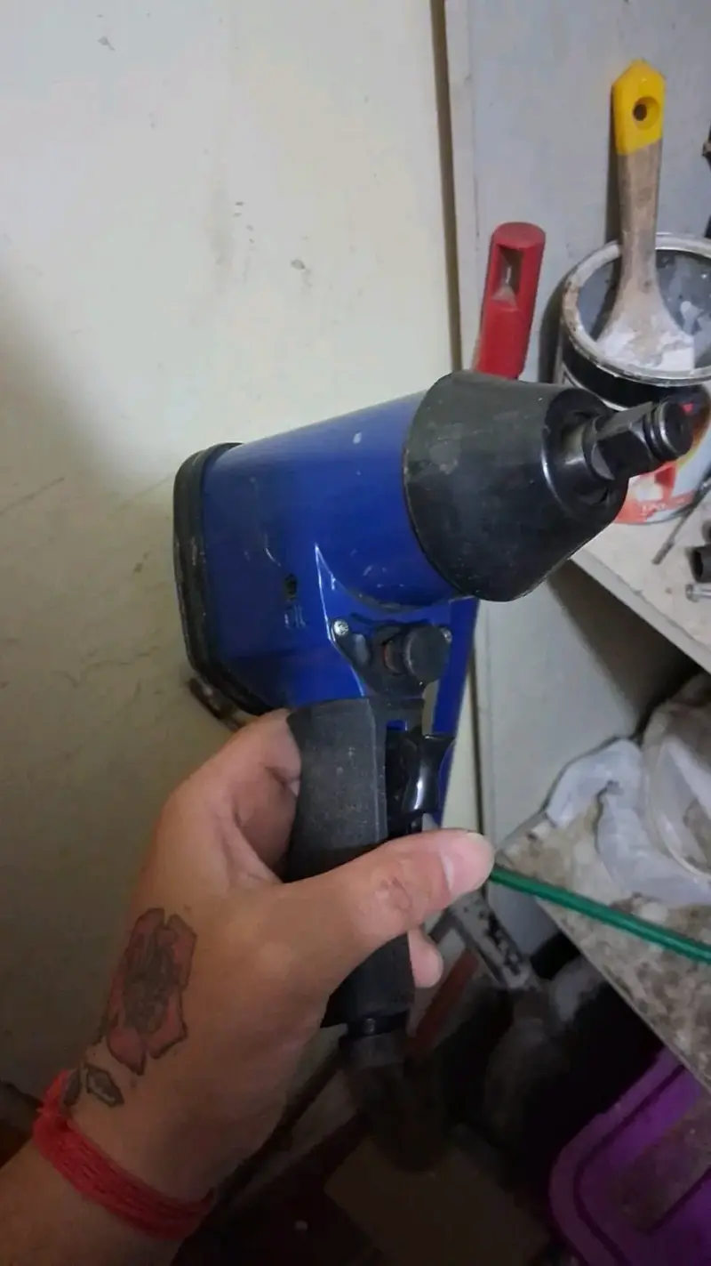 Pistola neumática azul - 2