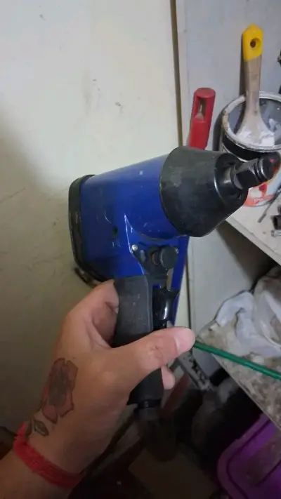 Pistola neumática azul - miniatura 2