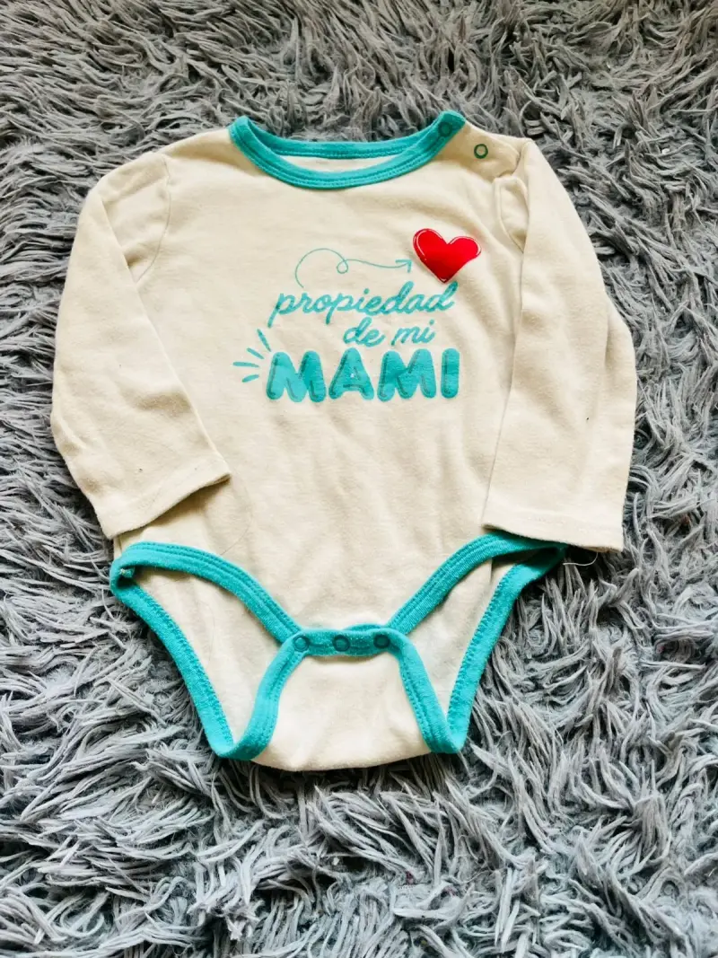 Body de bebé con texto divertido