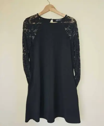Vestido negro con encaje - miniatura 1
