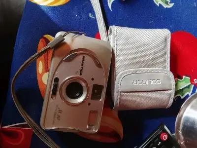 Cámara Praktica con funda - miniatura 1