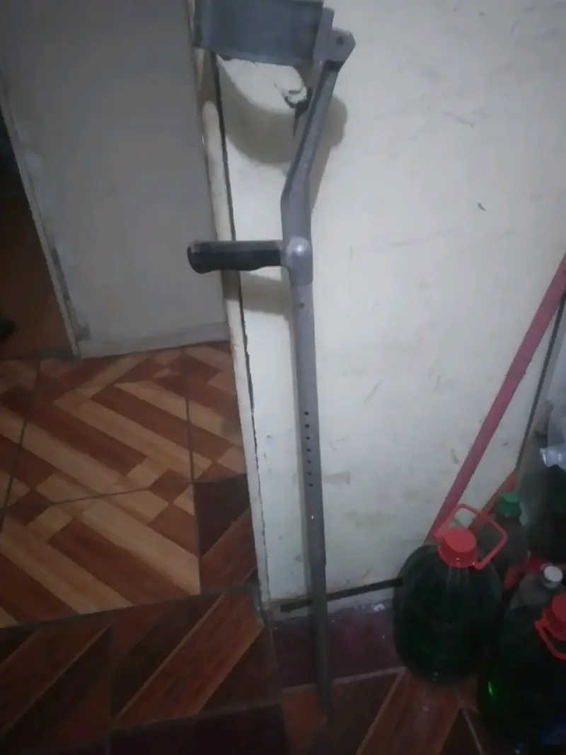 Muleta ajustable metálica - 1