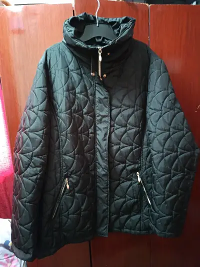Chaqueta acolchada negra - miniatura 1