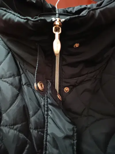 Chaqueta acolchada negra - miniatura 3