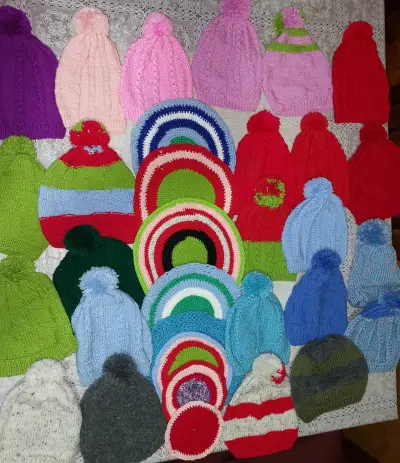 Gorros tejidos multicolores - miniatura 2