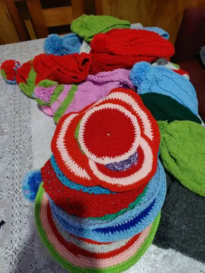 Gorros tejidos multicolores - miniatura 4
