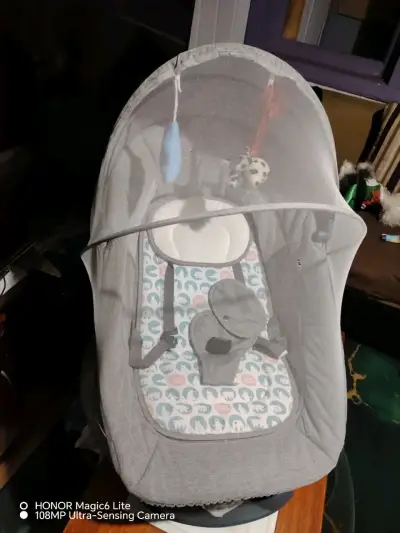 Silla mecedora para bebé - miniatura 2