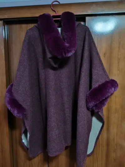 Ruana o poncho elegante - miniatura 3