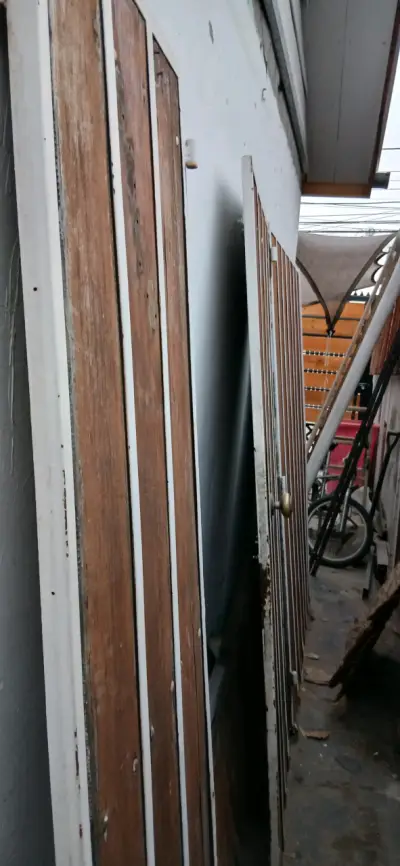 Reja metálica con puerta - miniatura 4
