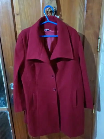 Chaquetas  roja  de cuero , material invierno - miniatura 2