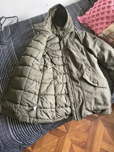 Parka verde con capucha - miniatura 1