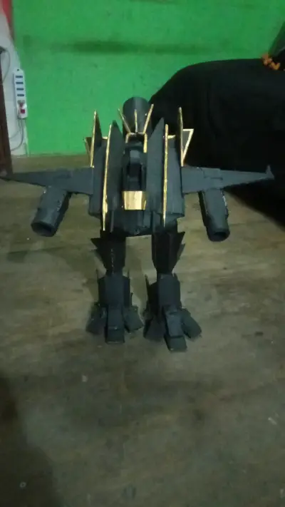 Robot hecho con cartón ♻️. Para decoración. - miniatura 3