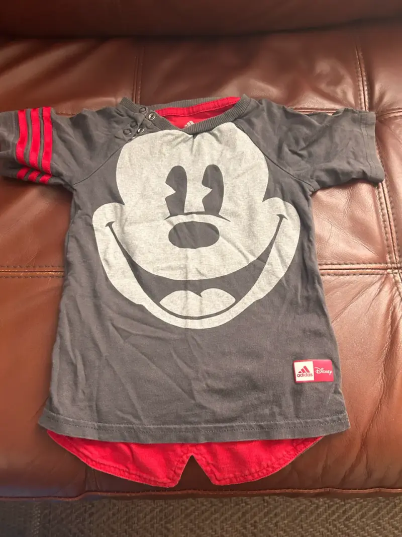Polera gris Disney Adidas - 1