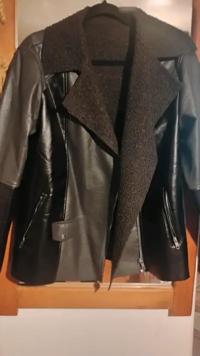 Chaqueta ecocuero negra con gris - miniatura 2