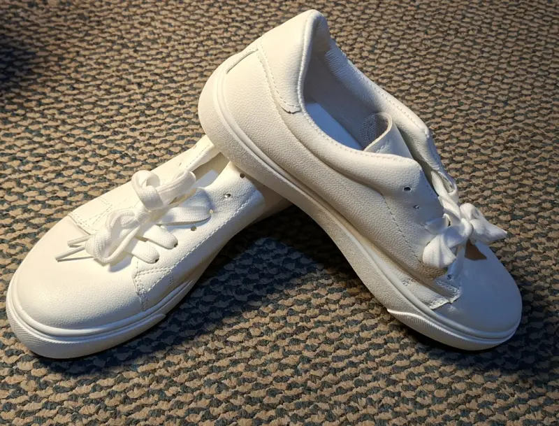 Zapatillas blancas casuales - 2