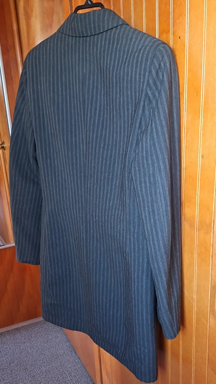 Blazer gris con rayas delgadas - 3