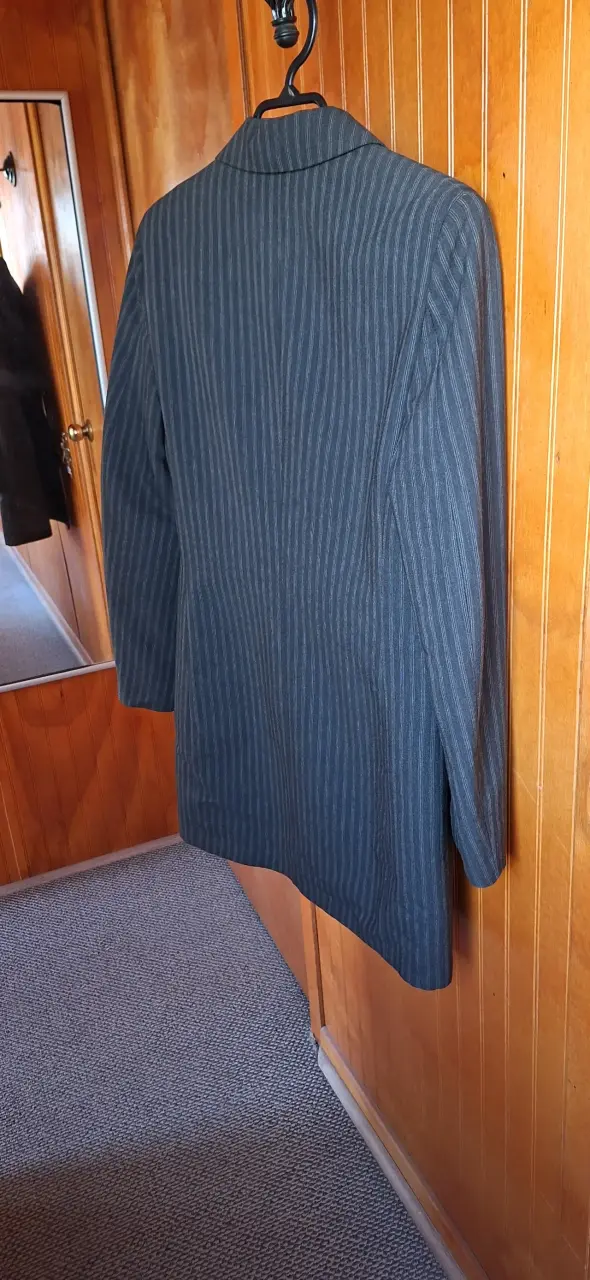 Blazer gris con rayas delgadas - 4