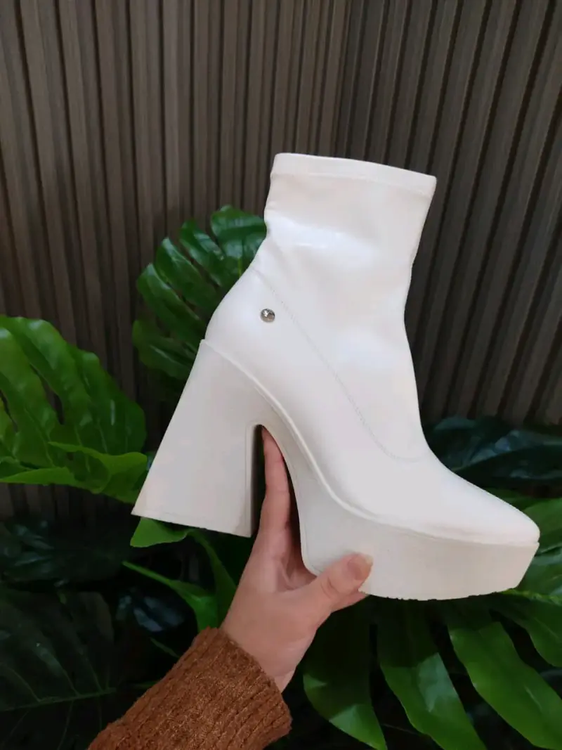 Botines blancos con plataforma - 1