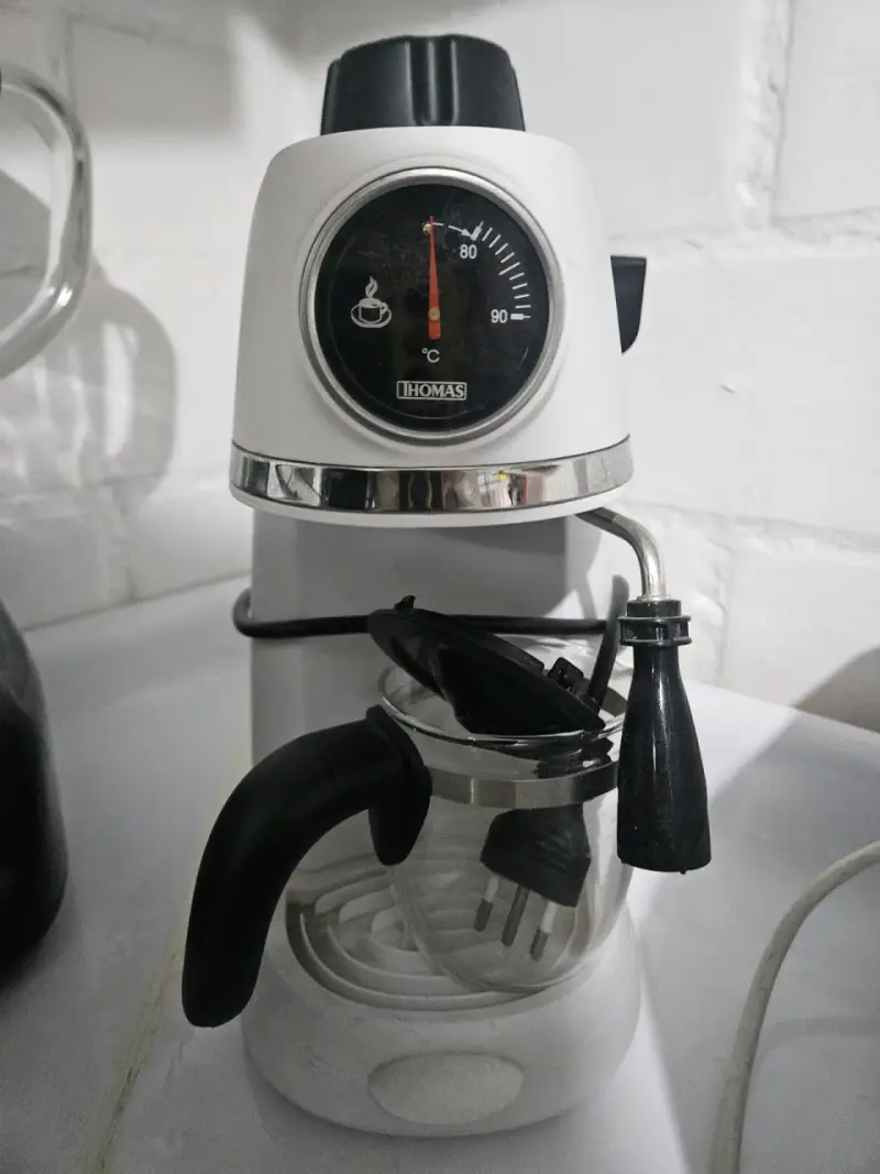 Cafetera espresso Thomas blanca