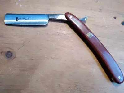 Navaja de afeitar Titan - miniatura 1