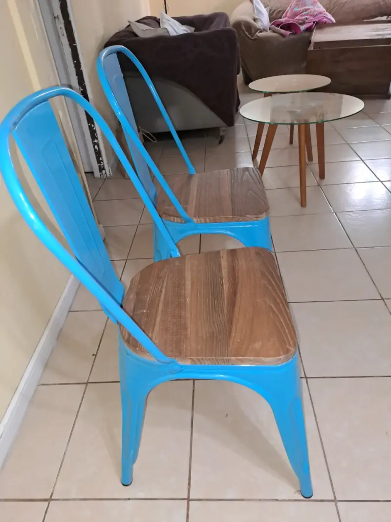 Par de sillas metálicas azules - 2