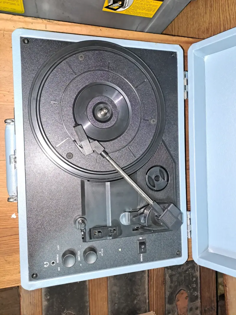 Tocadiscos Crosley modelo CR8005D Maletín vintage - 3